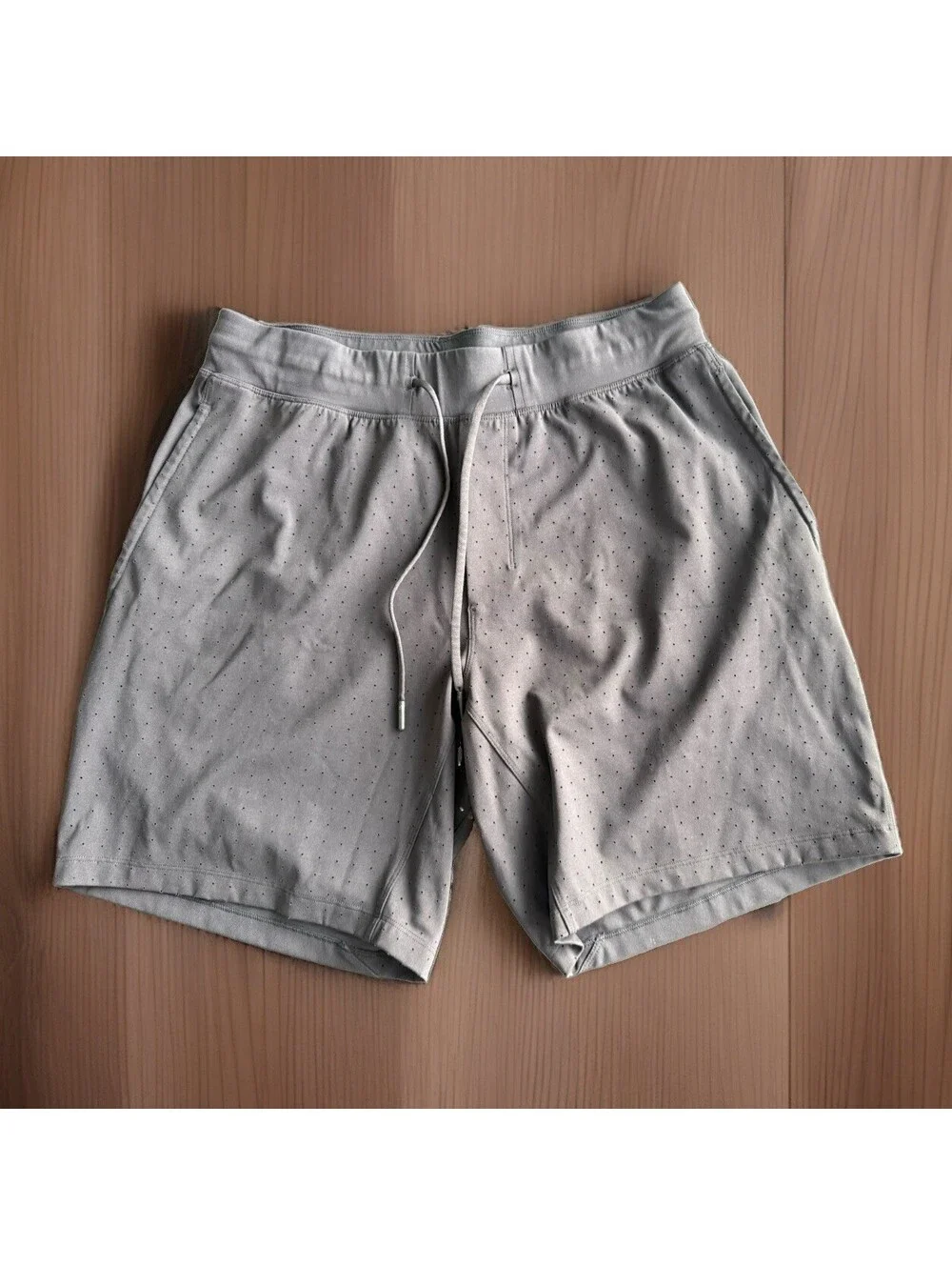 Lululemon Pacebreaker Linerless Shorts Large Perforated 8” - Picture 1 of 5